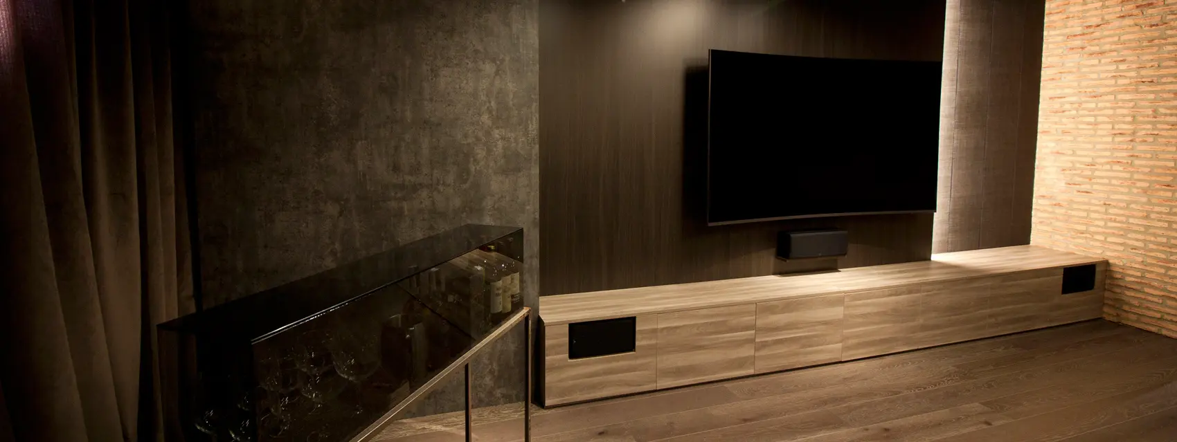 Proyecto De Interiorismo En Residencias | Bodega Masculina | 02