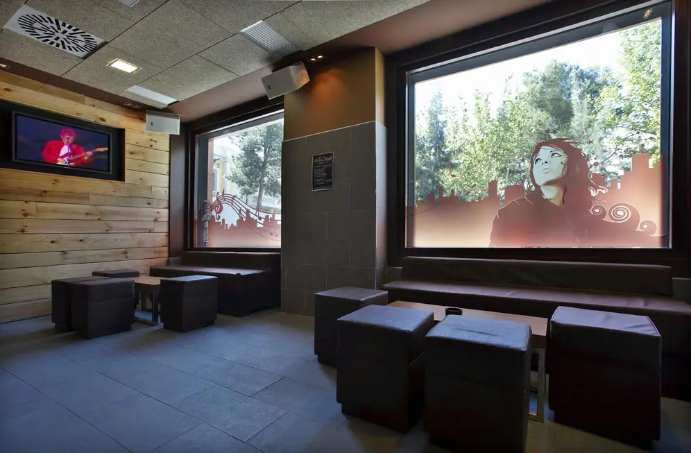 Proyectos De Interiorismo En Locales Comerciales | Arena Rock | 09