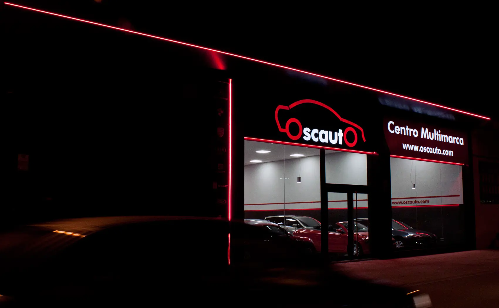 Proyectos De Interiorismo En Locales Comerciales | Concesionario Oscauto | 13