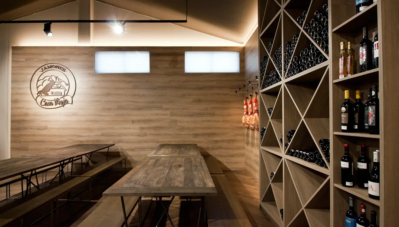 Proyectos De Interiorismo En Locales Comerciales | Jamones Casa Vieja | 02