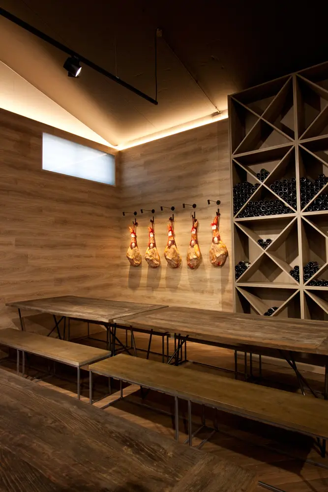 Proyectos De Interiorismo En Locales Comerciales | Jamones Casa Vieja | 04