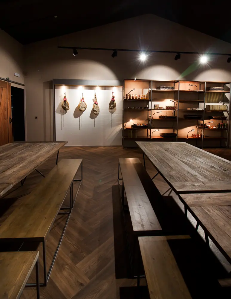 Proyectos De Interiorismo En Locales Comerciales | Jamones Casa Vieja | 11