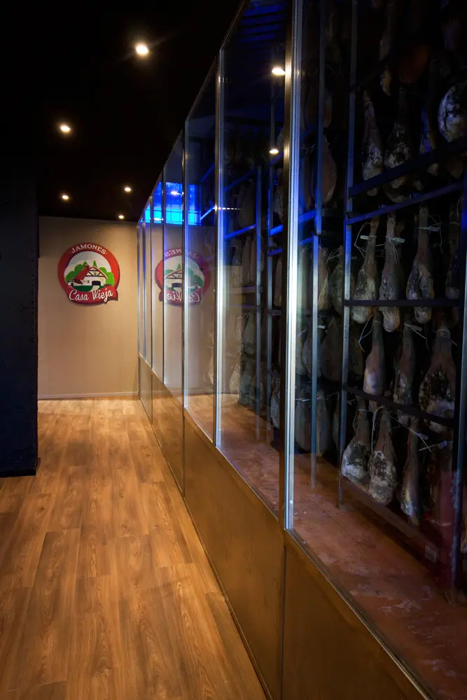Proyectos De Interiorismo En Locales Comerciales | Jamones Casa Vieja | 15