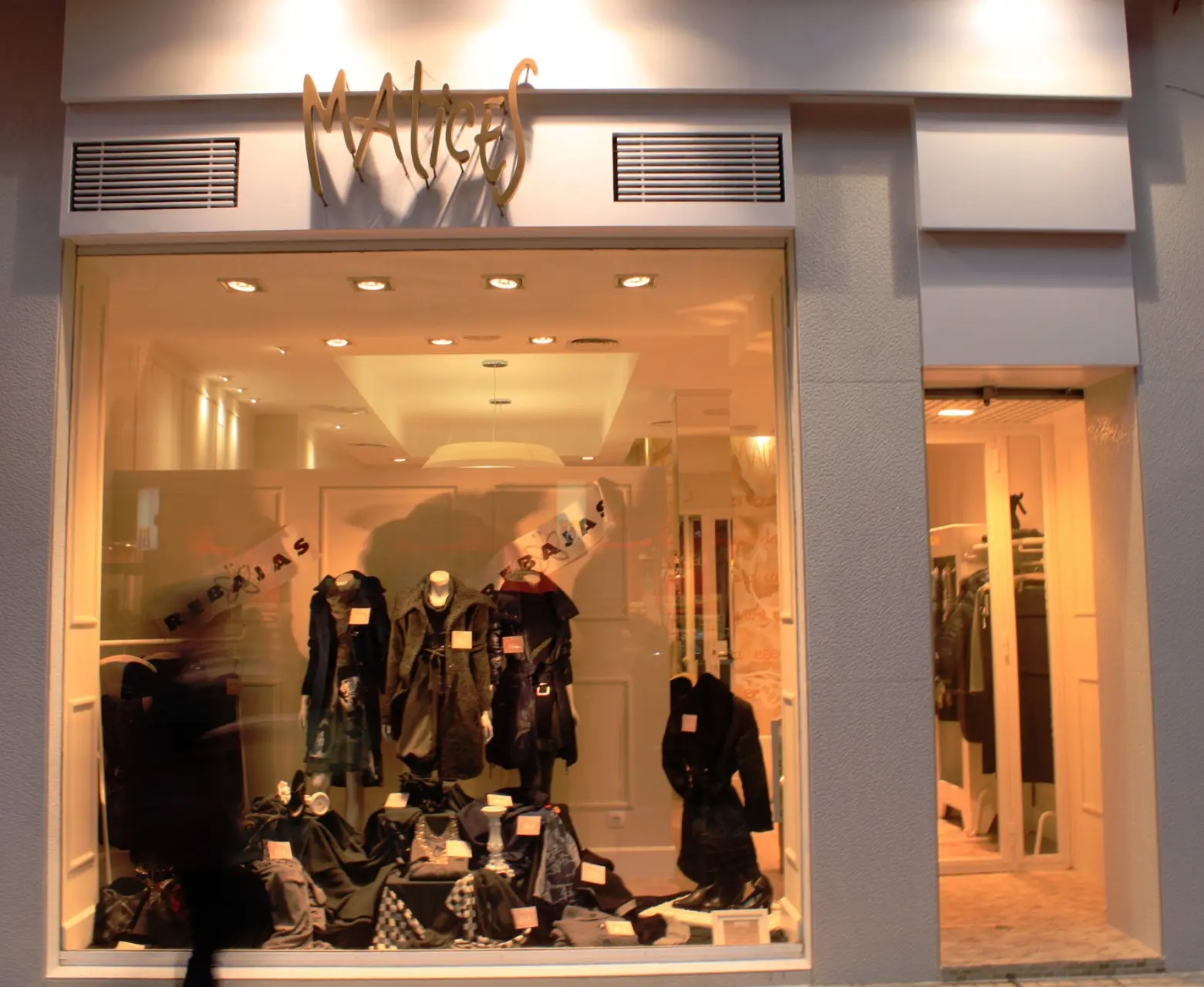 Proyectos De Interiorismo En Locales Comerciales | Matices | 13